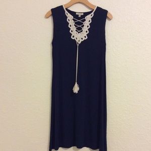 Max Studio Lace-Up Shift Dress small